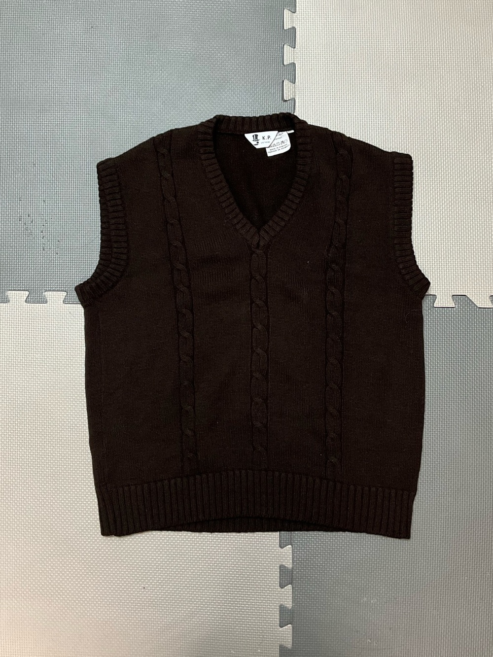 Vintage Classic Men's V-Neck Cable Knit Sweater Vest - Dark Brown